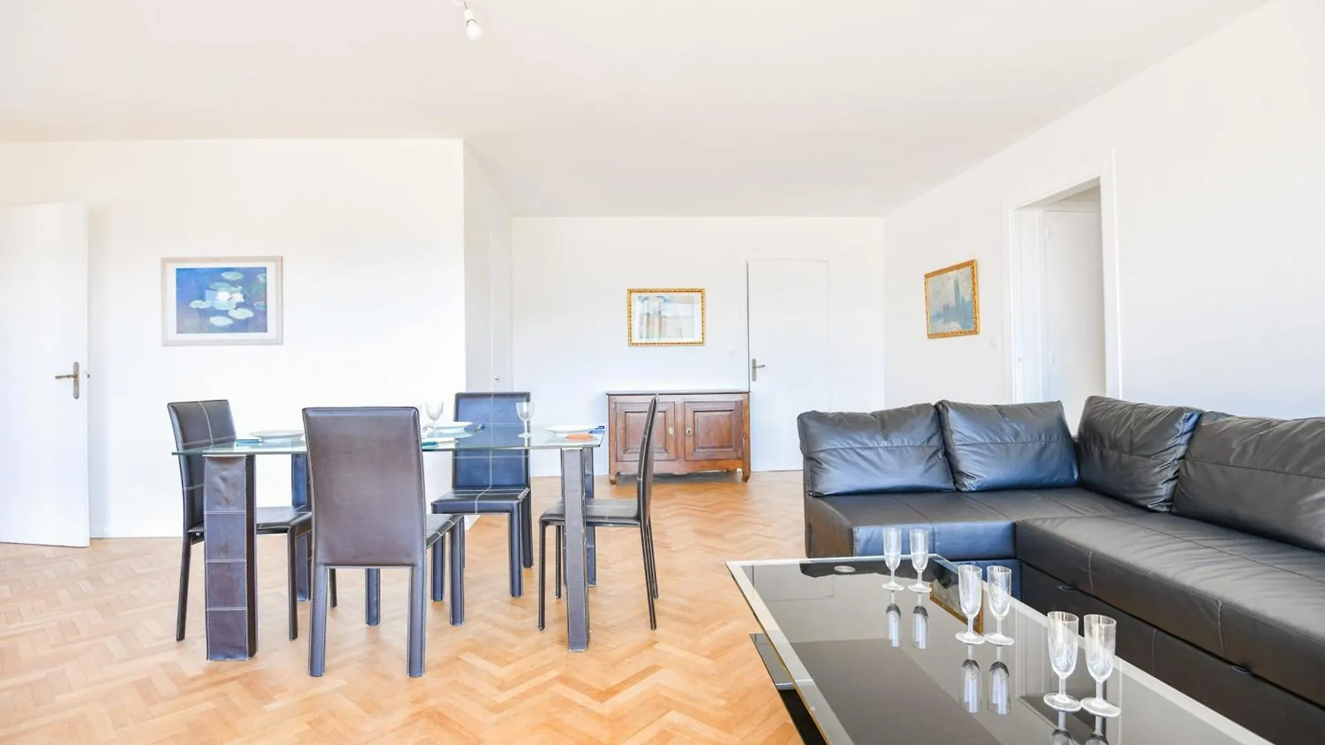 Grand Appartement 4 Ch Vue Mer Balcons Et Clim Marselha 0*,  França