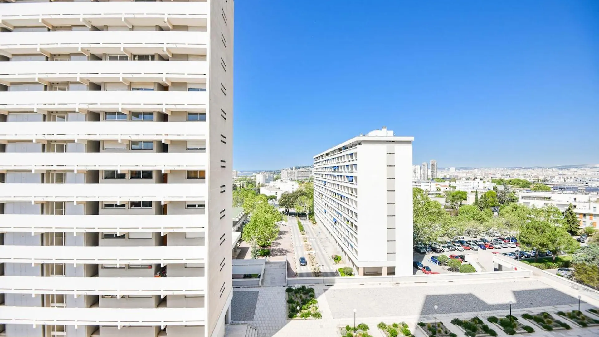 Grand Appartement 4 Ch Vue Mer Balcons Et Clim Marselha França