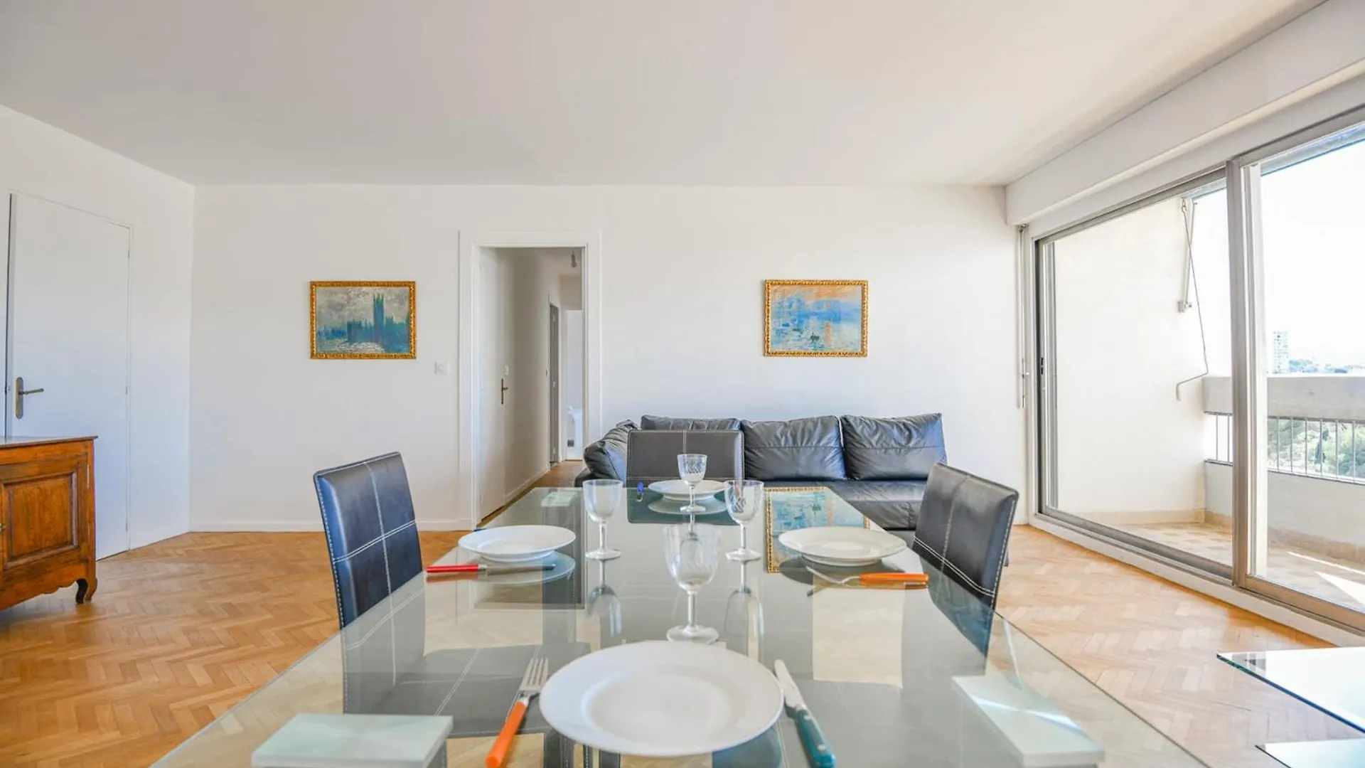 Grand Appartement 4 Ch Vue Mer Balcons Et Clim Marselha